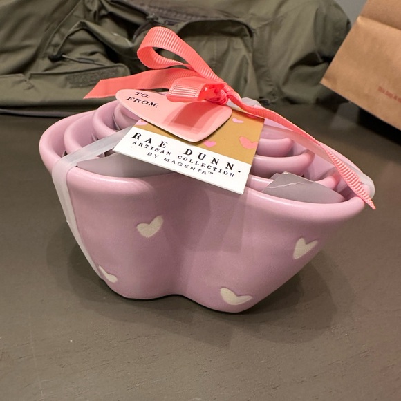 New Rae dunn Heart shaped measuring cups - Picture 4 of 5